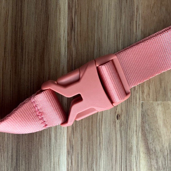 The North Face Never Stop Belt Bag - Picture 7 of 11